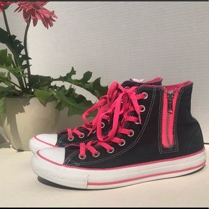 90s Converse Chuck Taylor High Tops, Blk/Pink Zip